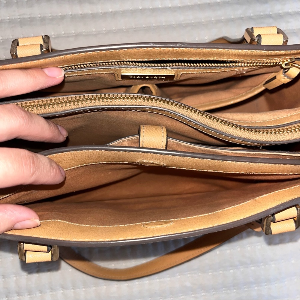 Tory Burch Robinson small tote - Picture 6 of 8